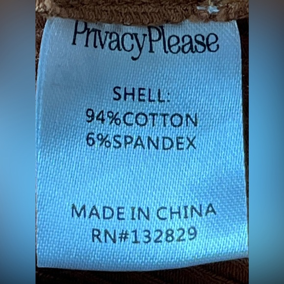 PRIVACY PLEASE :: TOP - Picture 8 of 10